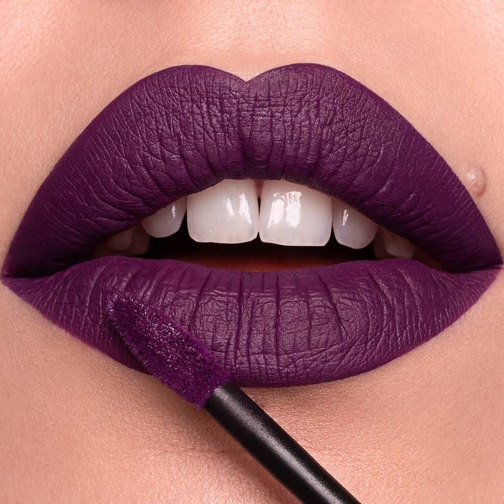 WE MAKEUP EVER Liquid Lipstick 31 Mauna Loa Violet | Matte Purple Υγρό Κραγιόν 5.5ml