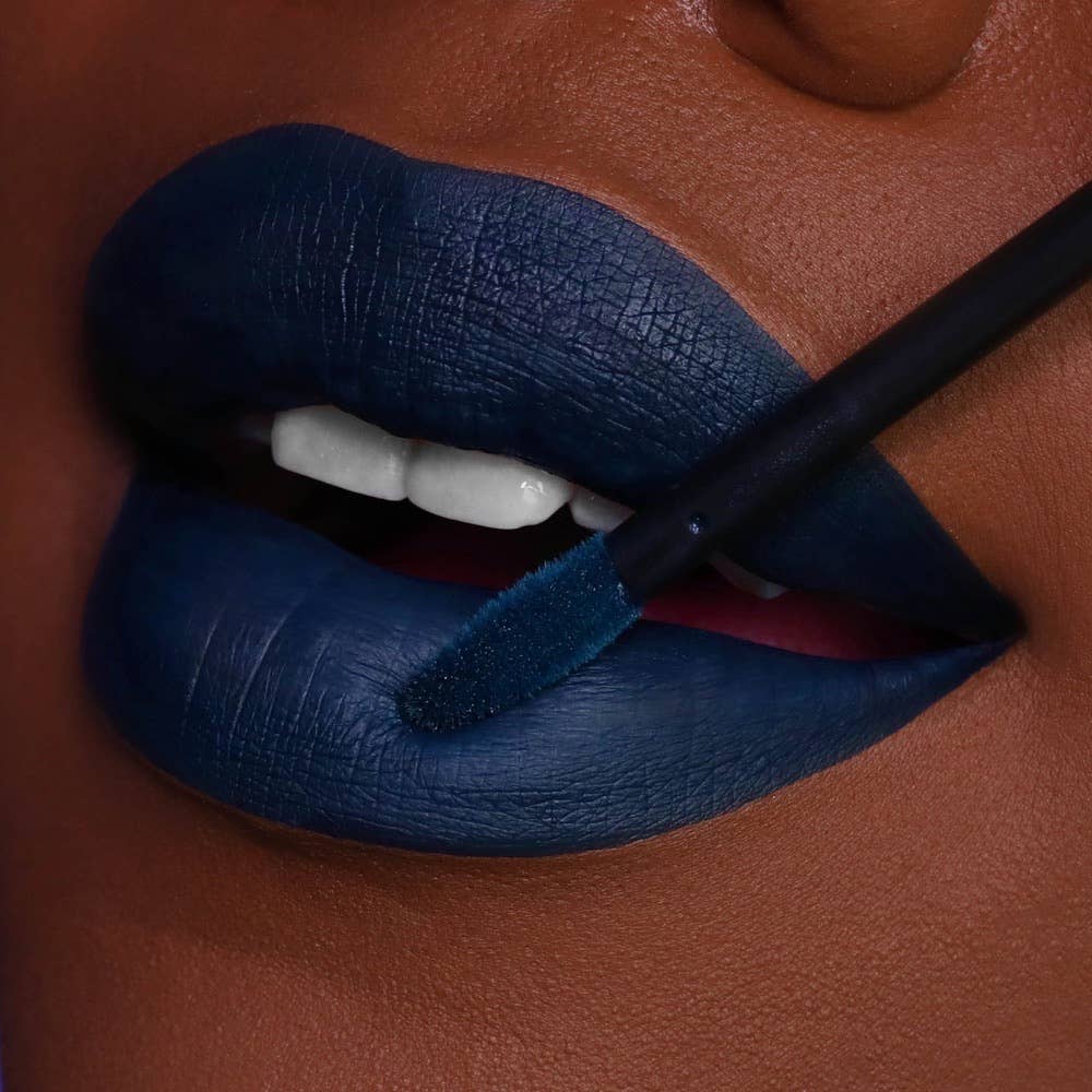 WE MAKEUP EVER Liquid Lipstick 89 Pinatubo Deep Blue | Matte Midnight Blue Υγρό Κραγιόν 5.5ml