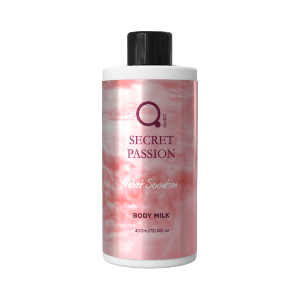 Qure Secret Passion Velvet Sensation Body Milk – Ενυδατικό Γαλάκτωμα Σώματος Μήλο, Σανταλόξυλο & Πραλίνα 300ml