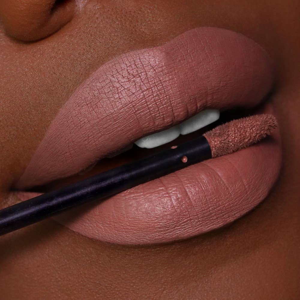 WE MAKEUP EVER Liquid Lipstick 14 Pico Brownie | Matte Nude Brown Υγρό Κραγιόν 5.5ml